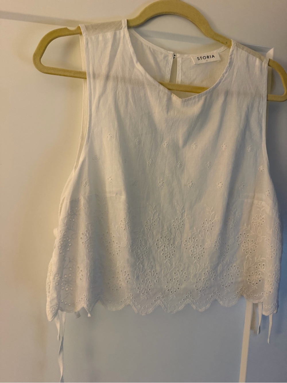 Storia White Eyelet Cotton Camisole with Scalloped Hem